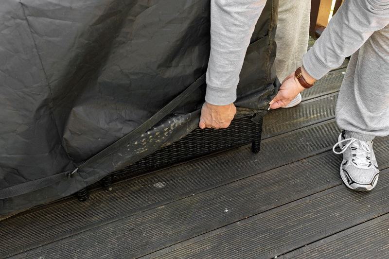 Cum se impacheteaza si se depoziteaza mobilierul de exterior